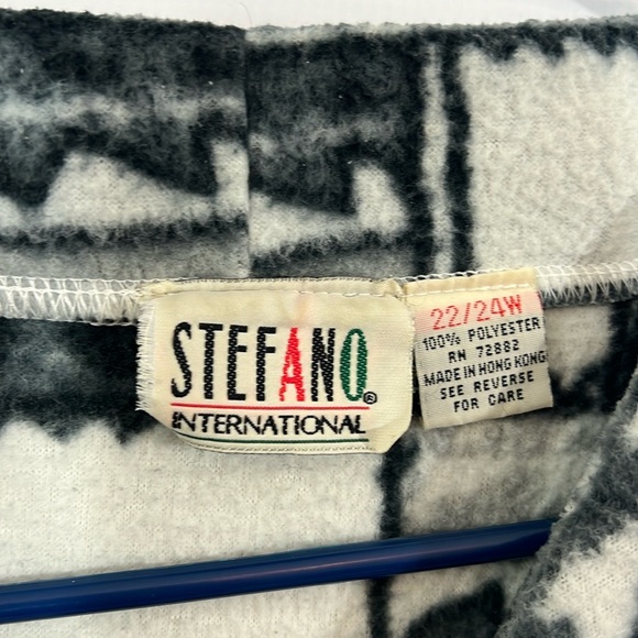 STEFANO INTERNATIONAL SWEATER SIZE 22-24W - Picture 4 of 6